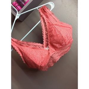 💥SOLD Maurice’s Lace V-Neck Bralette Size L🌸